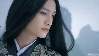 小乔吃瓜娱乐无骨家族在线观看,无骨家族娱乐盛宴，在线观看笑翻天